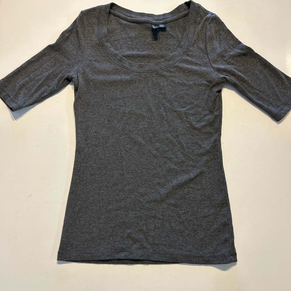 3/4 sleeve, scoop neck, soft cozy top